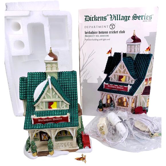Dept 56 BERKSHIRE DOWNS CRICKET CLUB Light 2011 Dickens Village Series #4020186 - Picture 1 of 11